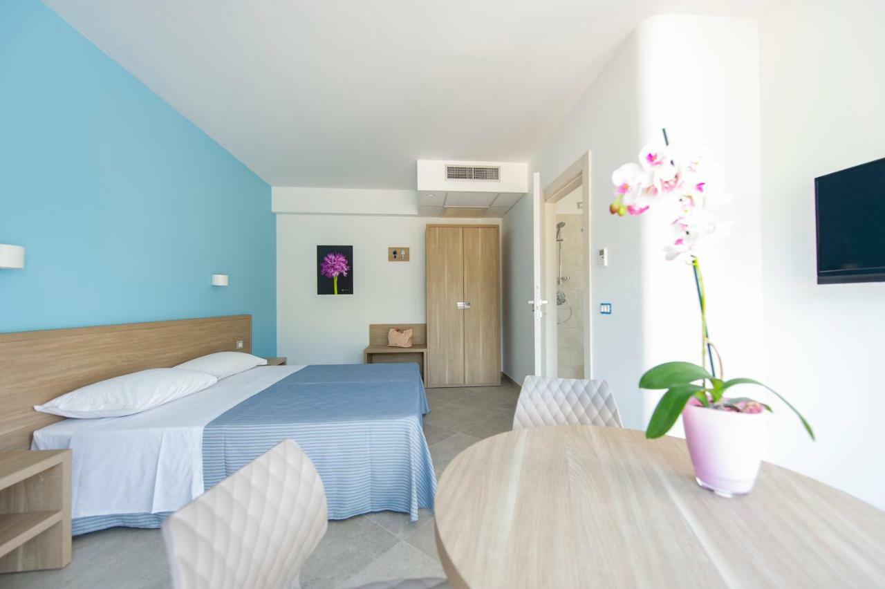 Hotel Residence Torre Del Porto Mattinata Exterior photo